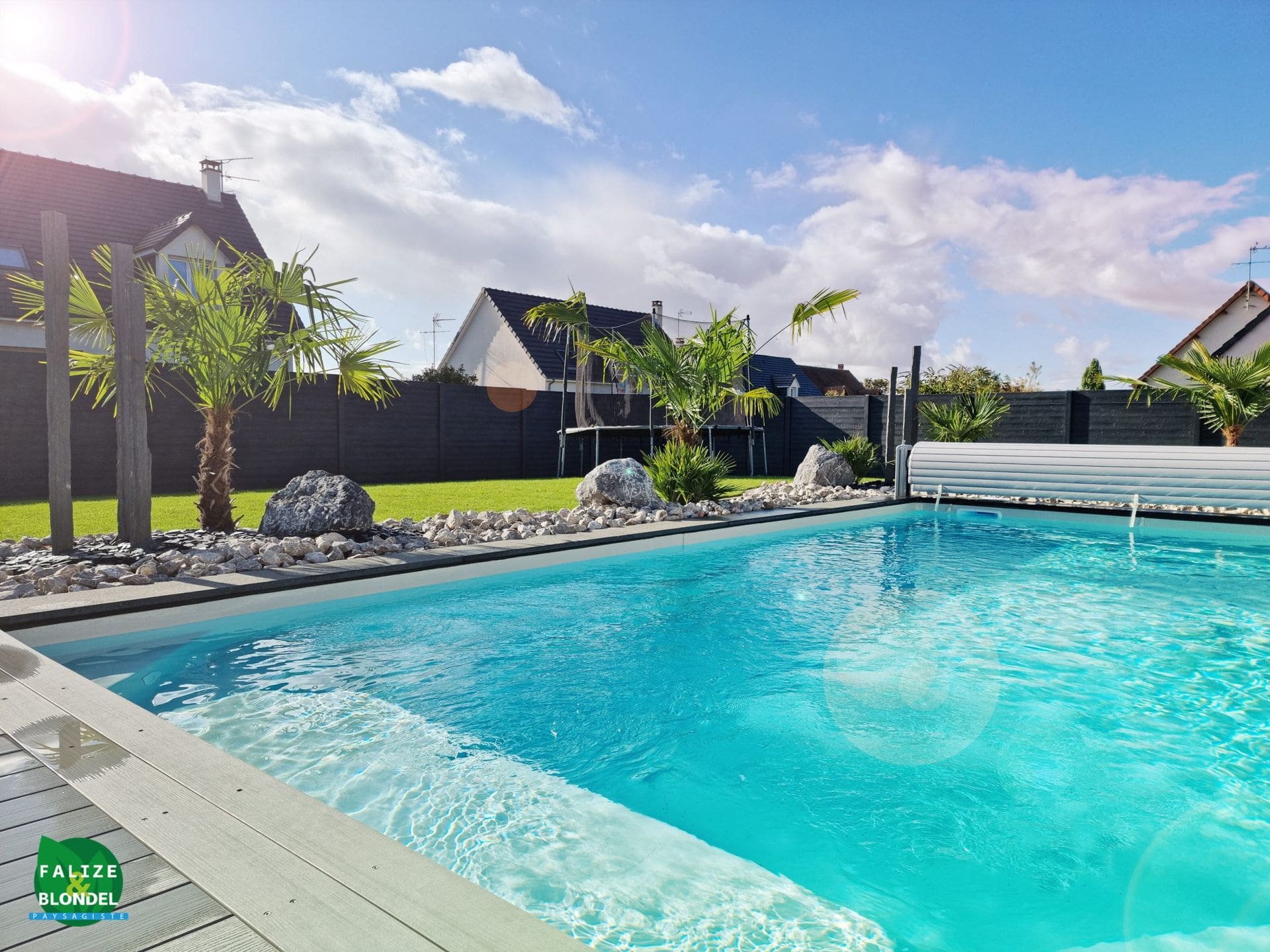 Aménagement autour d'une piscine